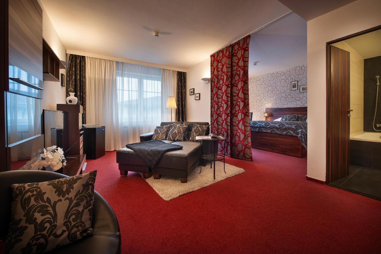 Parkhotel Morris Nový Bor מראה חיצוני תמונה