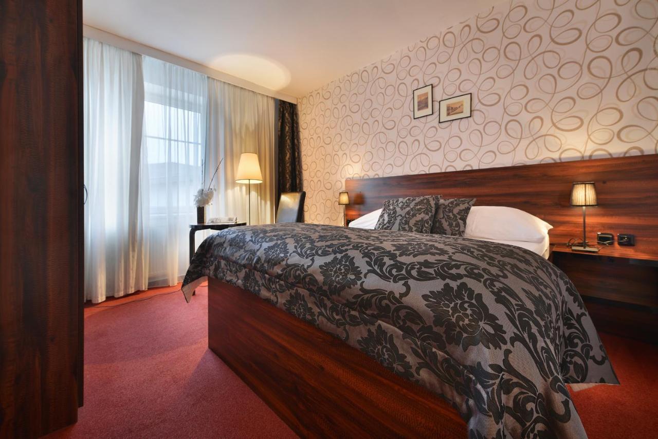 Parkhotel Morris Nový Bor מראה חיצוני תמונה