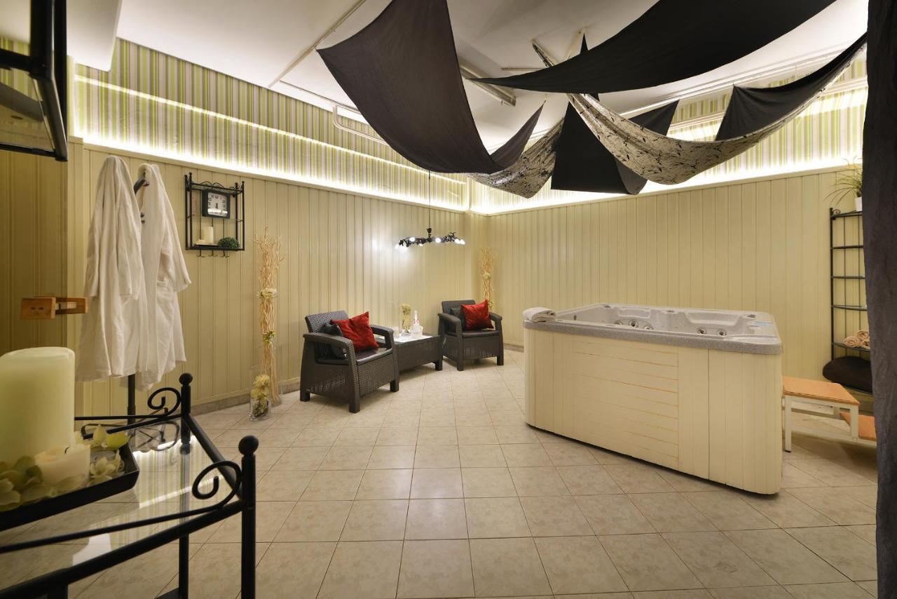 Parkhotel Morris Nový Bor מראה חיצוני תמונה