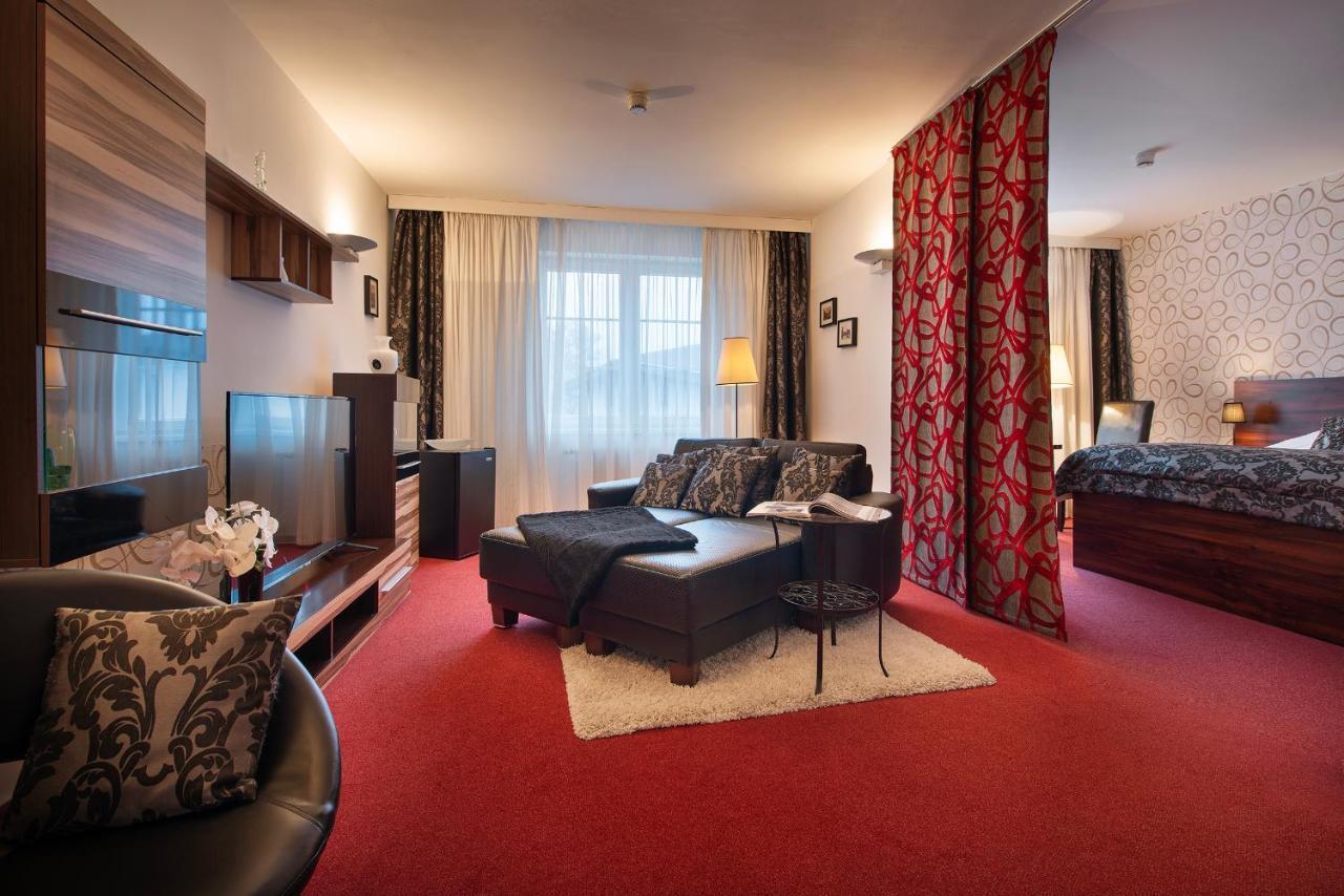 Parkhotel Morris Nový Bor מראה חיצוני תמונה