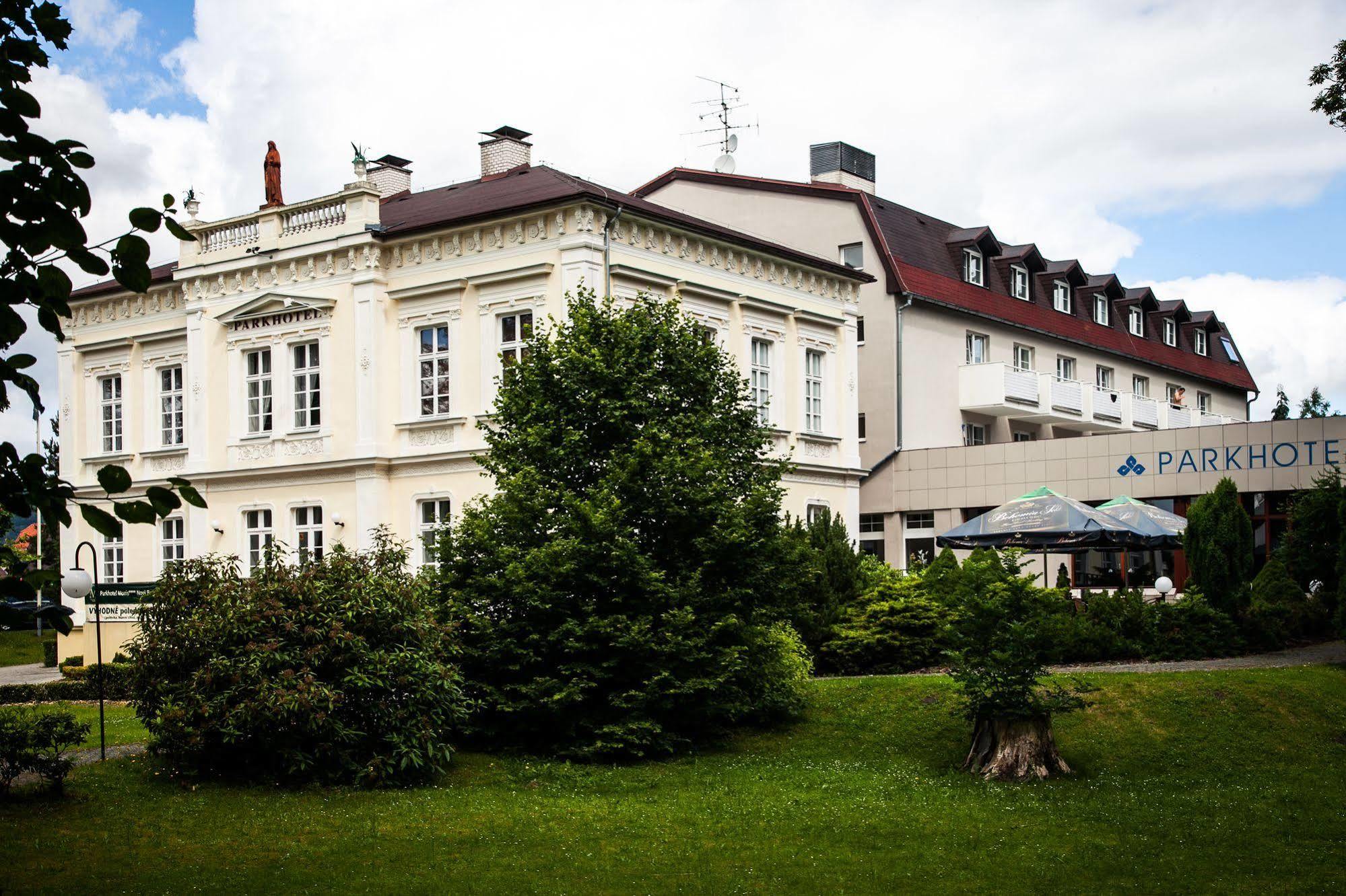 Parkhotel Morris Nový Bor מראה חיצוני תמונה