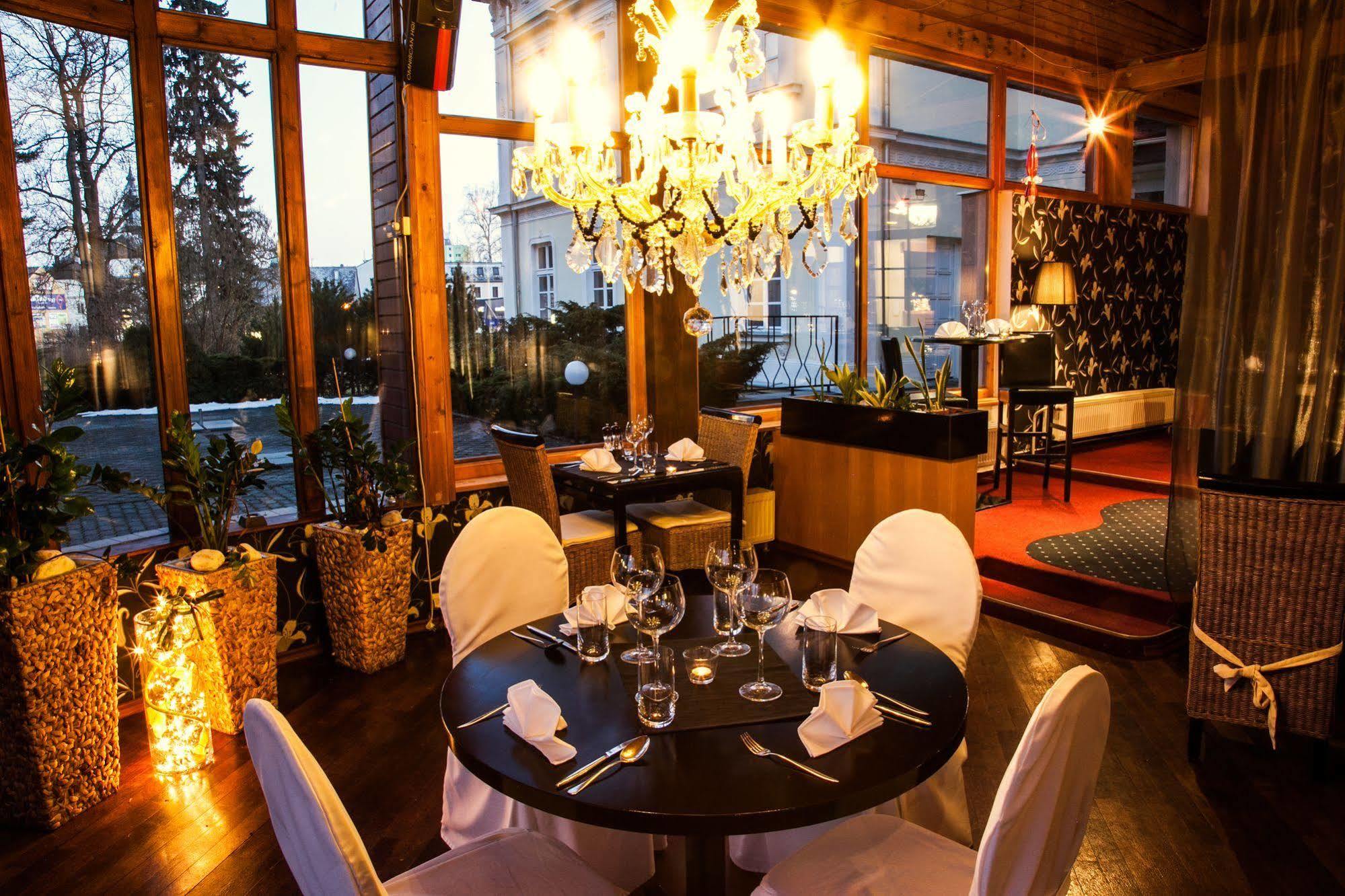 Parkhotel Morris Nový Bor מראה חיצוני תמונה