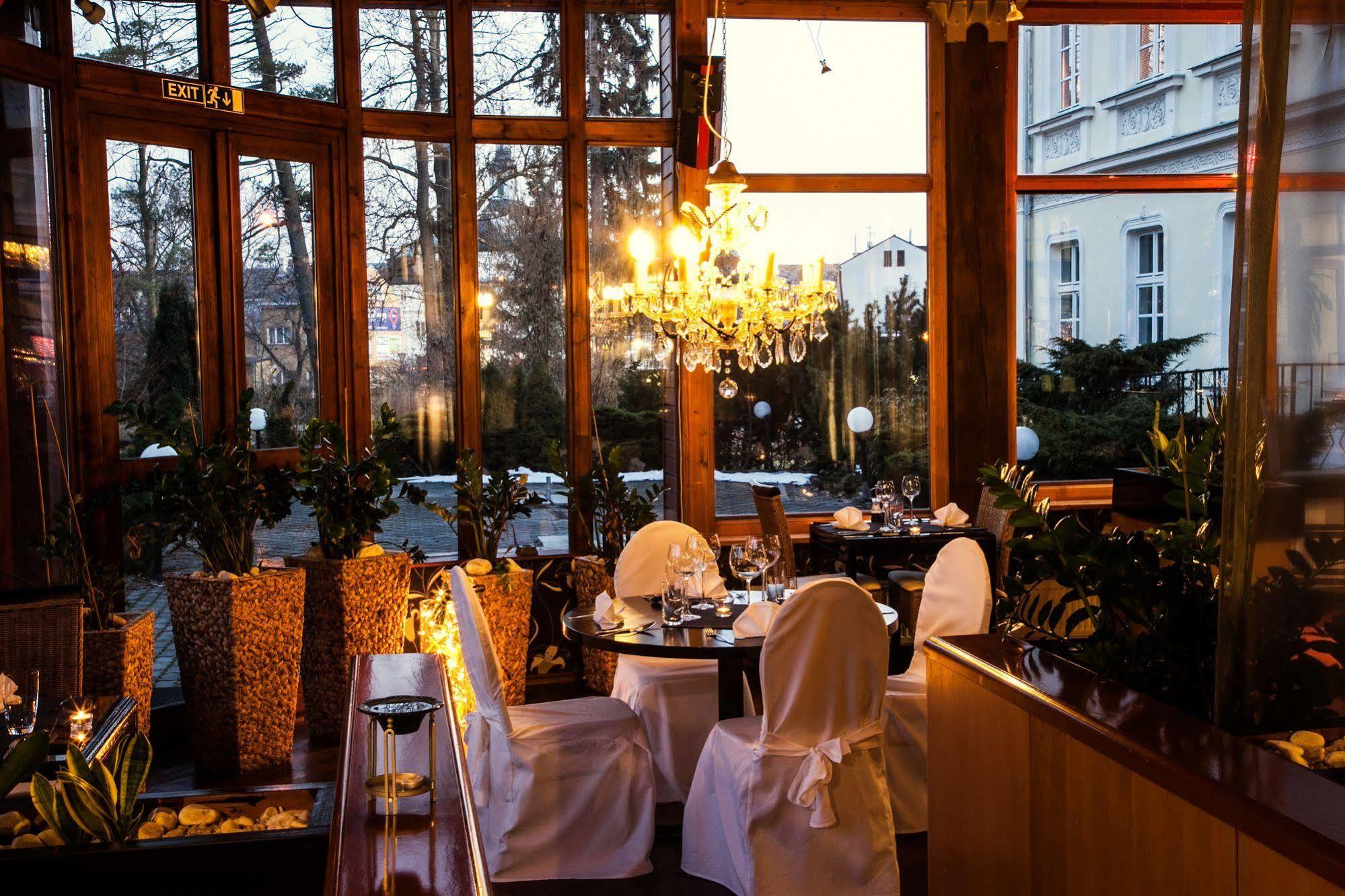 Parkhotel Morris Nový Bor מראה חיצוני תמונה